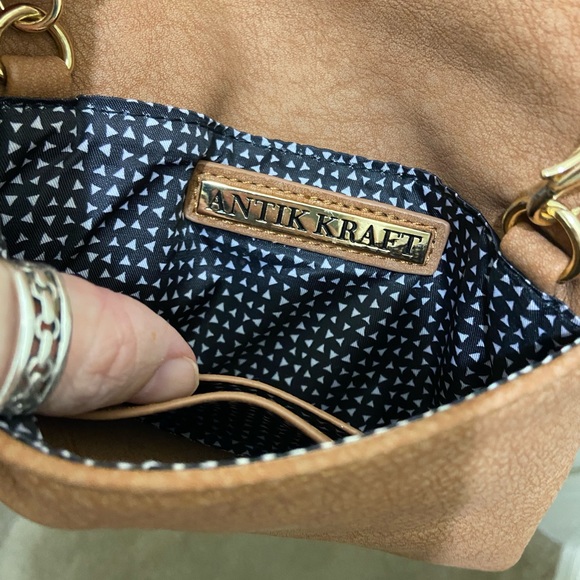 NEW Antik Kraft Crossbody gorgeous brown leather. - Picture 6 of 10